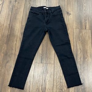 Levi’s 311 Shaping Skinny, Size 29